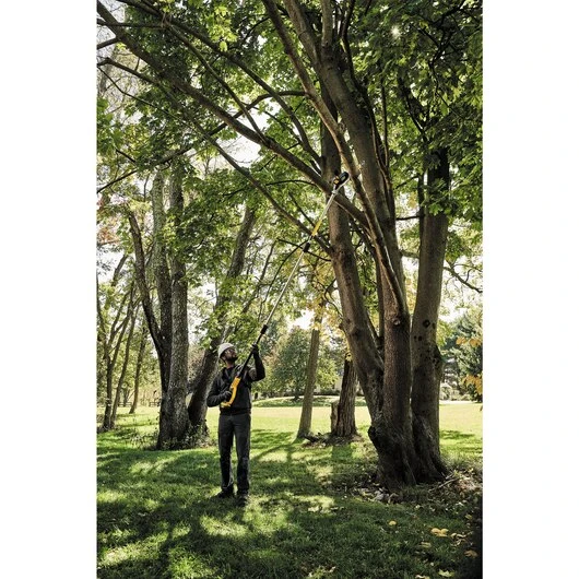 DeWalt DCPS620M1 20V MAX XR Cordless Pole Saw Kit 8 DeWalt DCPS620M1 20V MAX XR Cordless Pole Saw Kit - Image 6