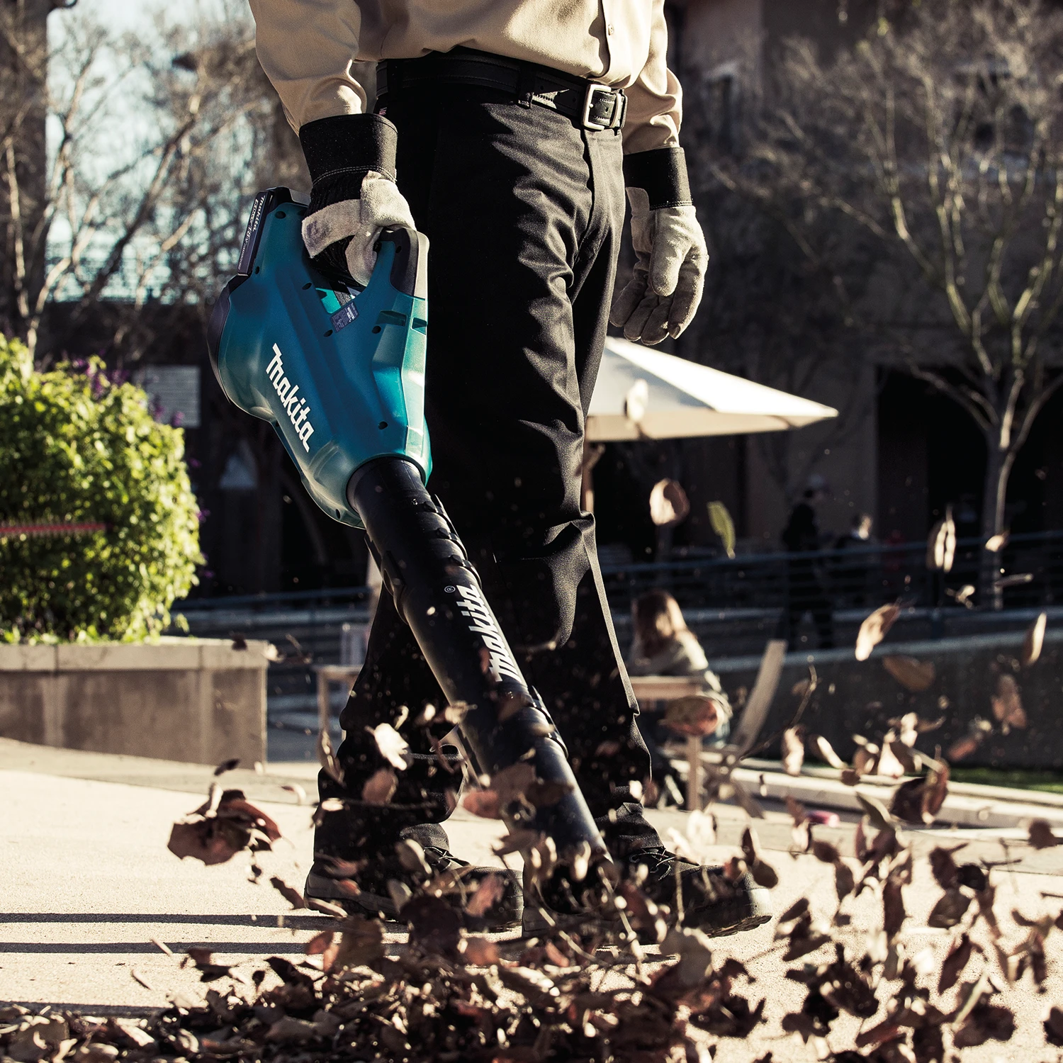 Makita XBU02PT1 18V X2 (36V) LXT Lithium‑Ion Brushless Cordless Blower Kit 7 Makita XBU02PT1 18V X2 (36V) LXT Lithium‑Ion Brushless Cordless Blower Kit - Image 5