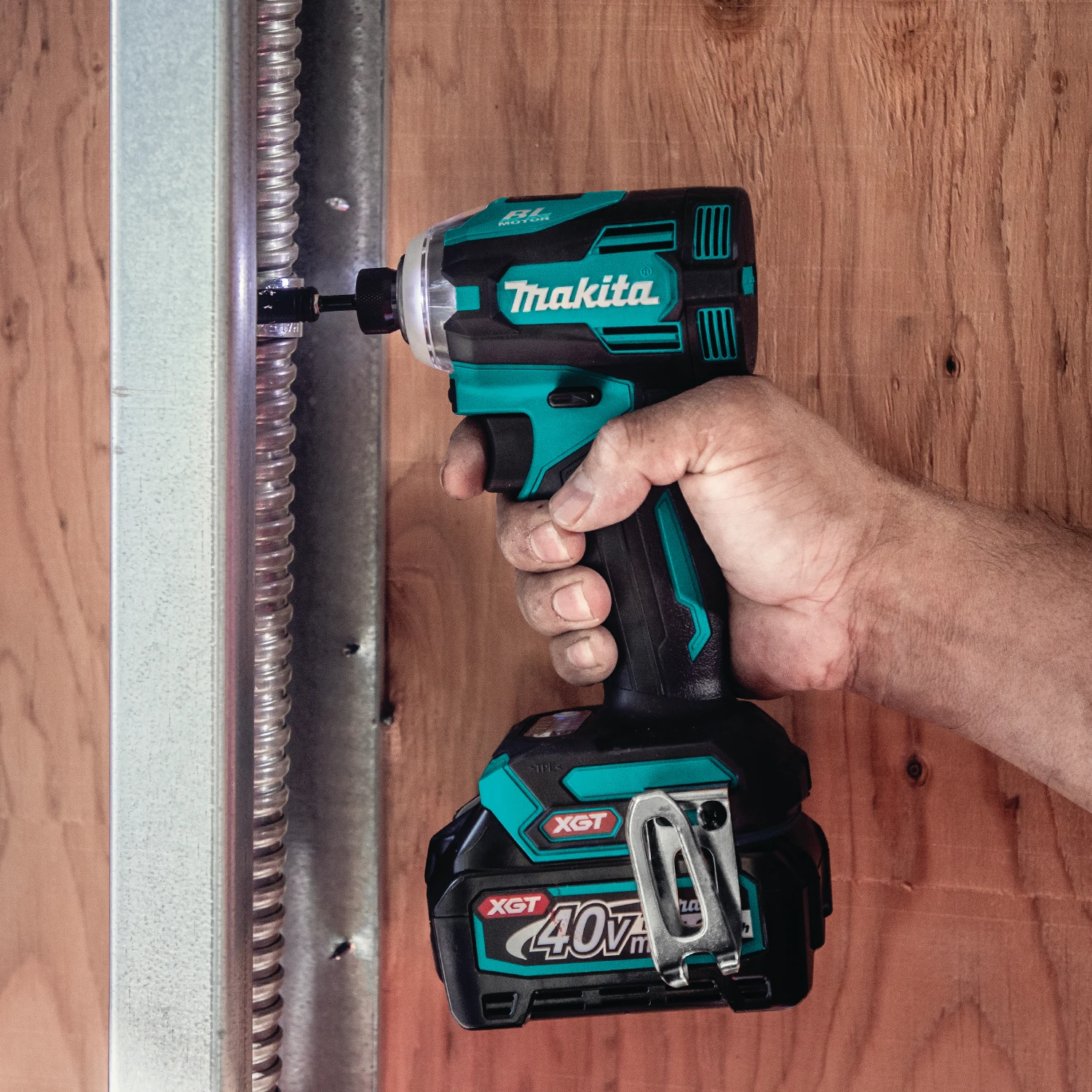 Makita GT200D 40V Max XGT Brushless Cordless 2-Tool Combo Kit 7 Makita GT200D 40V Max XGT Brushless Cordless 2-Tool Combo Kit - Image 5
