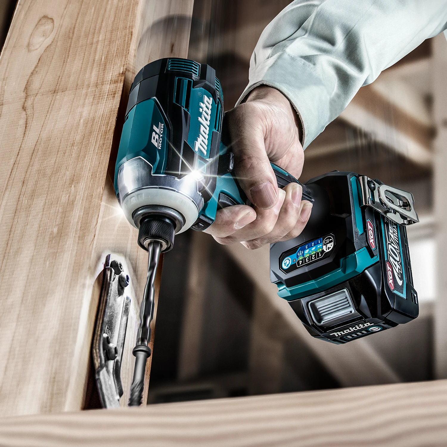 Makita GT200D 40V Max XGT Brushless Cordless 2-Tool Combo Kit 6 Makita GT200D 40V Max XGT Brushless Cordless 2-Tool Combo Kit - Image 4