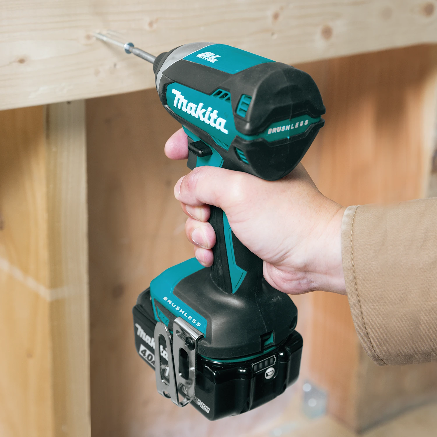 Makita XDT13SM1 18V LXT Lithium-Ion Brushless Cordless Impact Driver Kit 5 Makita XDT13SM1 18V LXT Lithium-Ion Brushless Cordless Impact Driver Kit - Image 3