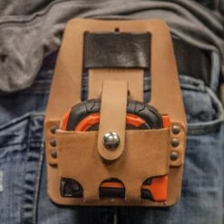 Klein 5196 Leather Tape Measure Holder -Power Pro Shop image e25c8eb4 5bb5 4e66 8f2d 27c3e379fcc4