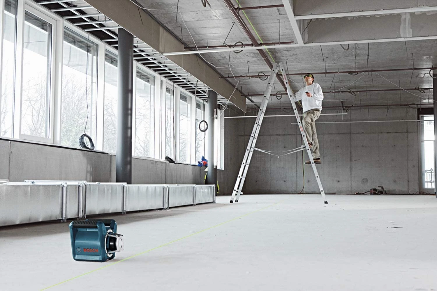 Bosch GRL 300 HVG Self-Leveling Green-Beam Rotary Laser With Layout Beam 7 Bosch GRL 300 HVG Self-Leveling Green-Beam Rotary Laser With Layout Beam - Image 5