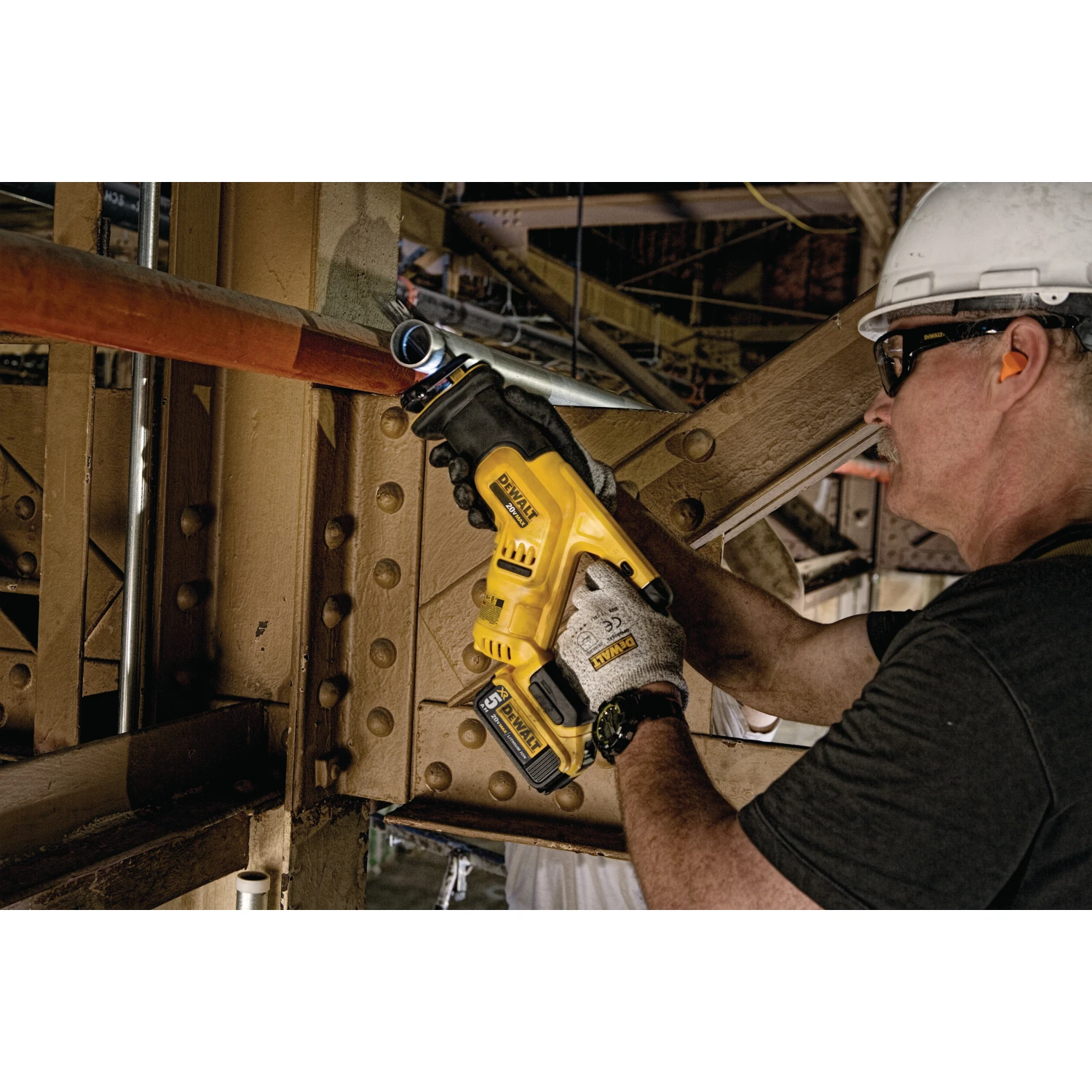 DeWalt DCS387B 20V Max Compact Cordless Reciprocating Saw (Tool Only) 4 DeWalt DCS387B 20V Max Compact Cordless Reciprocating Saw (Tool Only) - Image 2